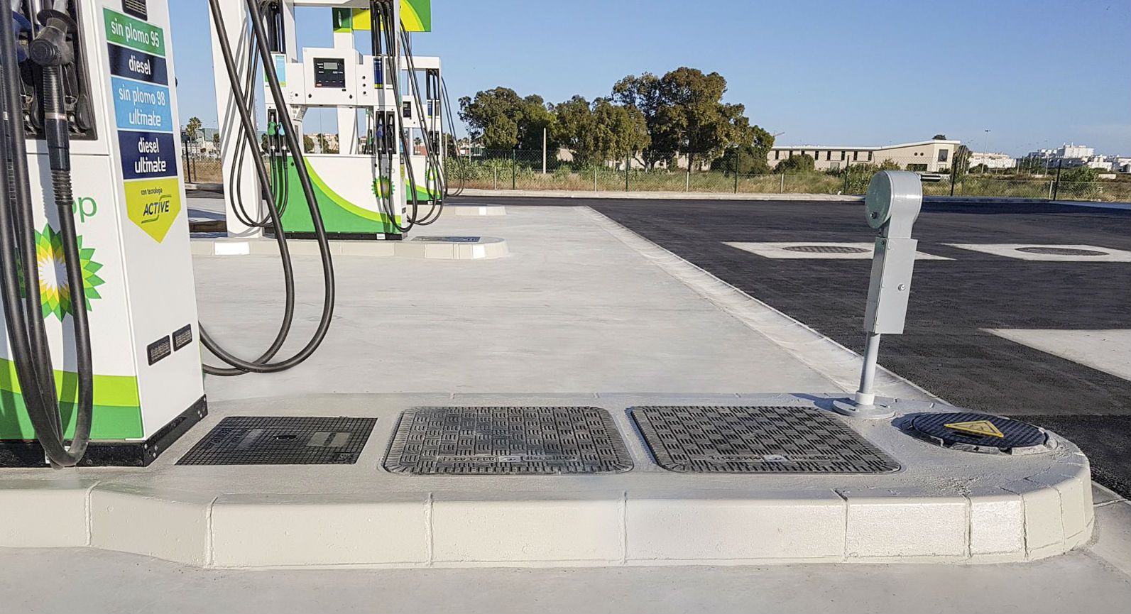 Fibrelite covers allow safe fast access to fill points