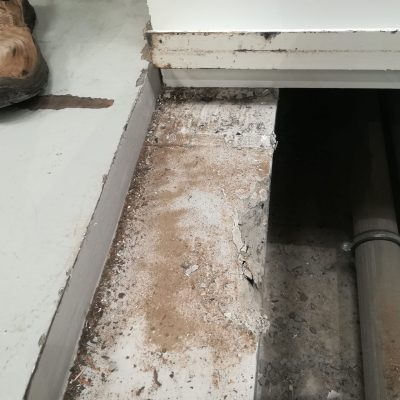 Uneven trench recess depth