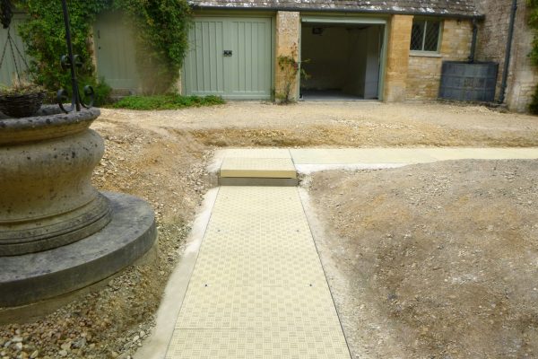 Fibrelite’s lightweight trench covers provided a safe, simple solution